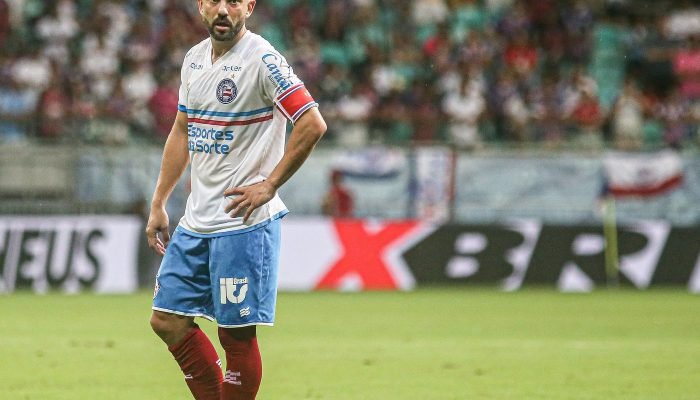Everton Ribeiro passa por cirurgia de tireoide após vitória do Bahia