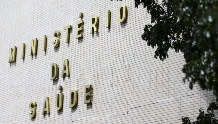 Brasil registra 14 casos de intoxicação por metanol, diz Ministério da Saúde