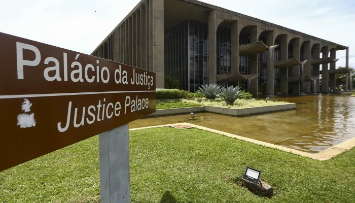 Justiça busca notificar Paulo Figueiredo nos EUA, informa ao STF