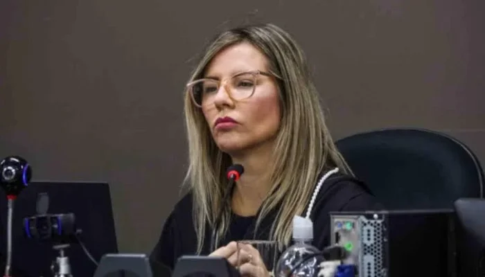 fdf14b24-07bc-454e-aaf4-6713600d12ef-1