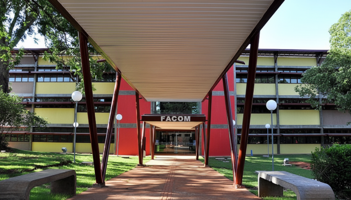 Universidade Federal de Mato Grosso do Sul investiga estudante após apreensão de arquivos de abuso infantil