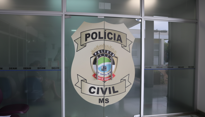 Indivíduo é detido após agredir companheira e disparar arma próxima ao ouvido dela em Campo Grande