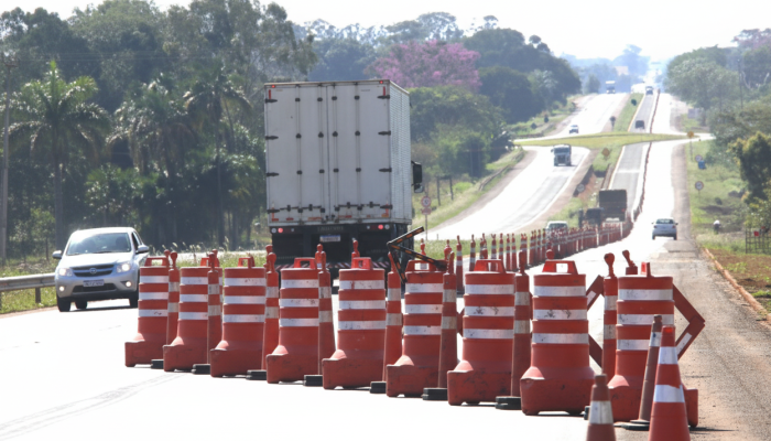 Interdições e desvios marcam obras na BR-163 em seis cidades de MS