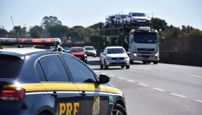 Circulação de veículos pesados é limitada nas rodovias durante as eleições