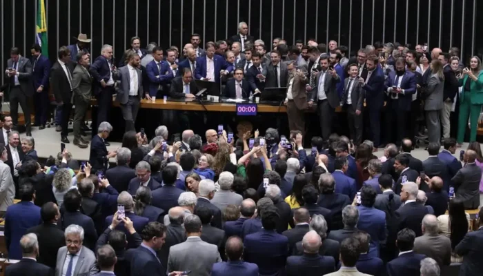 fim-da-escala-6x1-veja-o-caminho-ate-o-plenario-da-camara