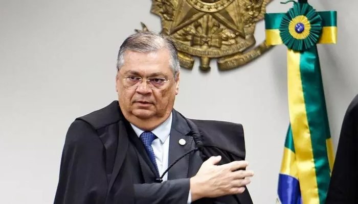 flavio-dino-reintegra-andrei-rodrigues-e-leandro-almada-na-pf