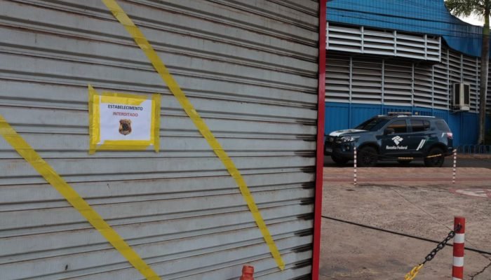 Empresa comercializa celulares e acessórios para eletrônicos. — Foto: Empresa co