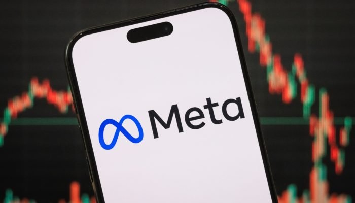 Foto: 1 de 1 Foto de celular mostrando o logo da empresa Meta, dona do Instagram