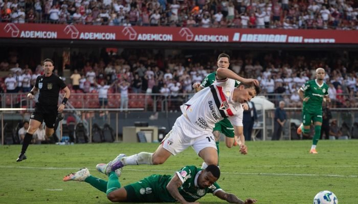 CBF deve solicitar à Fifa áudios do VAR em jogo polêmico entre São Paulo e Palmeiras