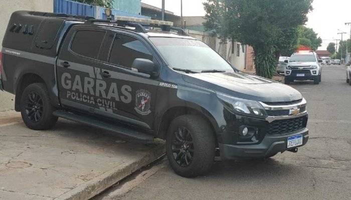‘Princesinha do PCC’ é presa pela quarta vez no Jardim Centenário 'Princesinha do PCC' é presa pela quarta vez no Jardim Centenário