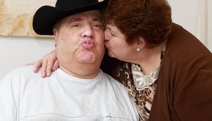 Foto: 1 de 1 Esposa de Gerson Brenner emociona com despedida: "Cumplicidade" - M