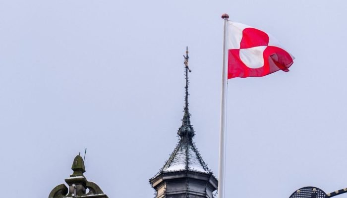 Bandeira da Groenlândia em Copenhagen, na Dinamarca — Foto: Bandeira da Groenlân