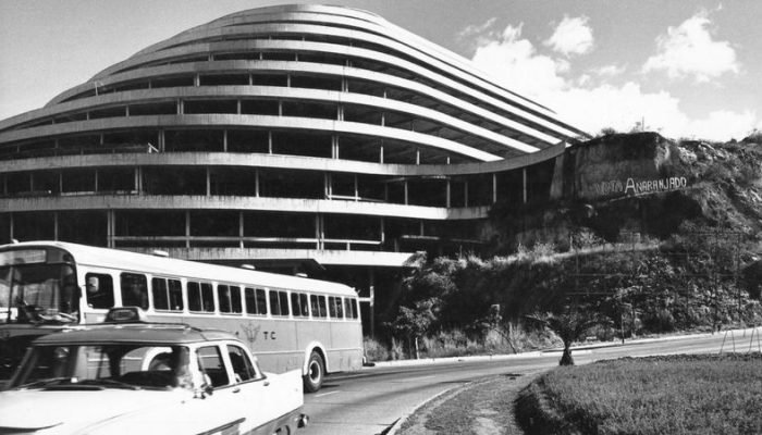 El Helicoide, um shopping de luxo que se tornou centro de tortura — Foto: Busca