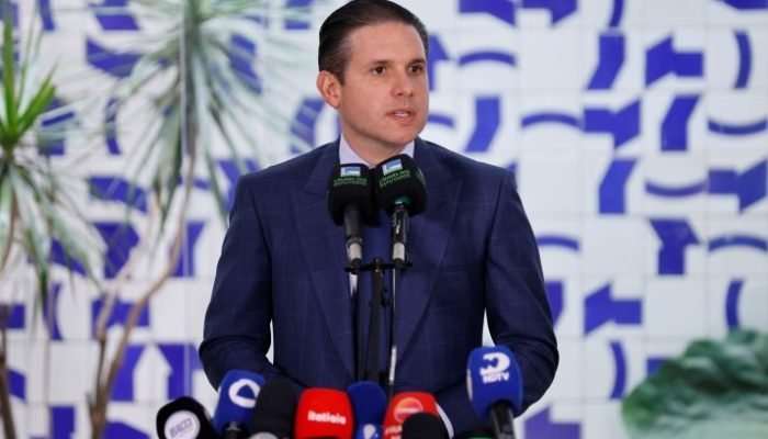 Foto: O presidente da Câmara, Hugo Motta, em declaração a jornalistas | Marina R