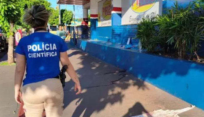 Homem é Encontrado Morto em Calçada de Supermercado em Dourados