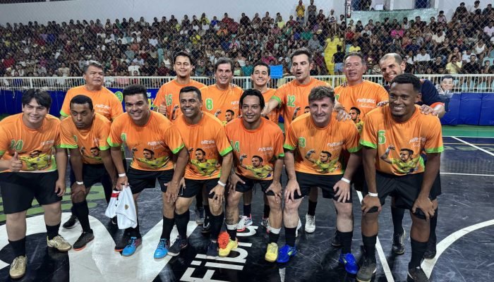 Falcão participa de jogo beneficente em Miranda (MS)