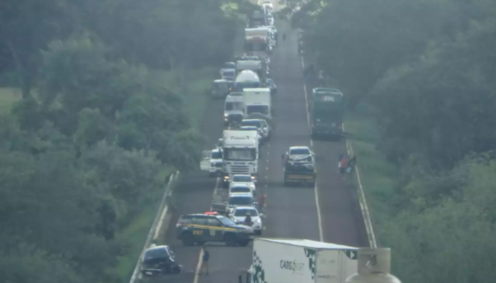 Acidente aconteceu na BR-463 - Crédito: Direto das Ruas