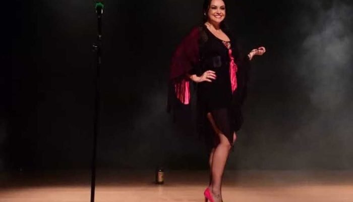 Atriz da Netflix apresenta comédia inédita em Campo Grande
