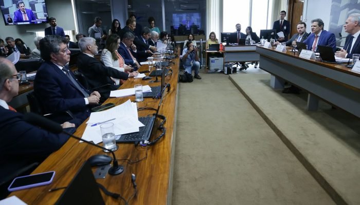Haddad defende corte de renúncias e tributação de apostas esportivas