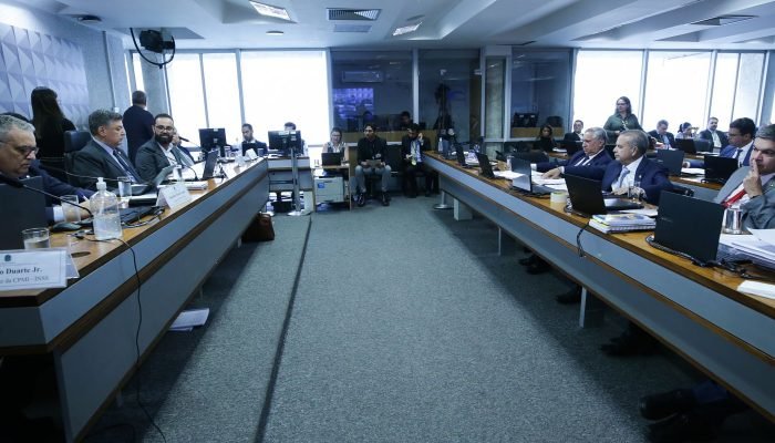 CPMI do INSS Apura Desvios Bilionários em Descontos de Aposentados