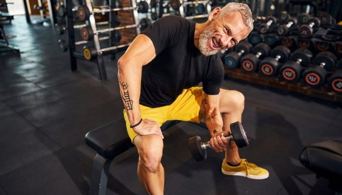 Treino inteligente após os 40: Exercícios essenciais para força e saúde