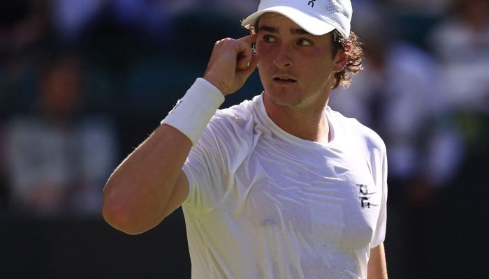 João Fonseca encerra temporada para tratar lombalgia João Fonseca encerra temporada para tratar lombalgia