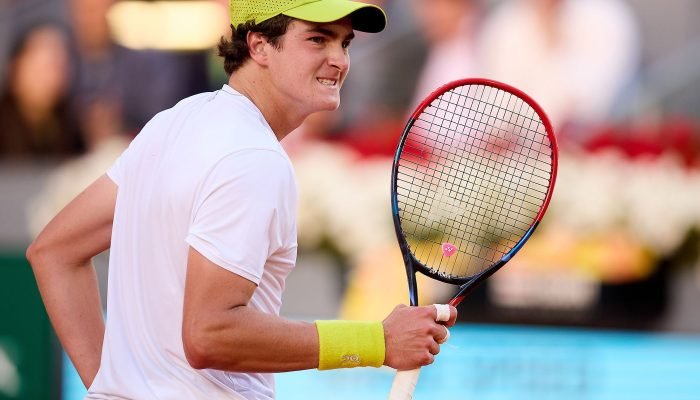 João Fonseca avança à semifinal de ATP 500 após desistência do rival