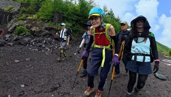 kokichi-climbing-mount-fuji.jpg