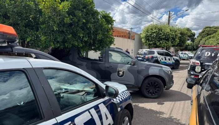 Equipes da Polícia Militar no local — Foto: Equipes da Polícia Militar no local
