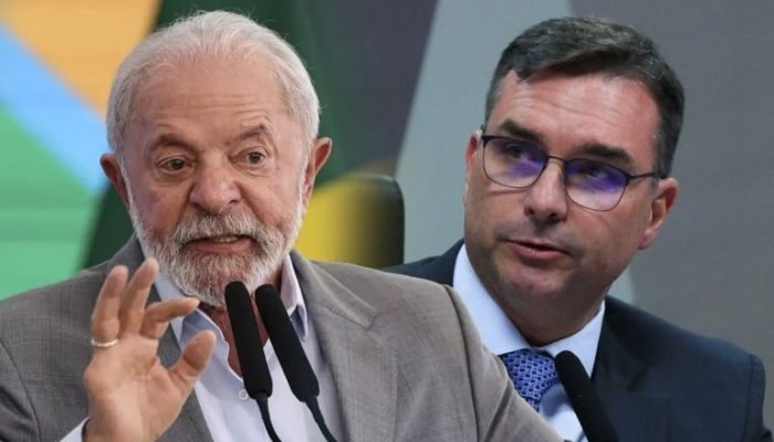 O presidente Lula (à esquerda) e o senador Flávio Bolsonaro (à direita) — Foto: