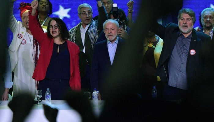 Lula critica pressão sobre a Venezuela e defende autonomia
