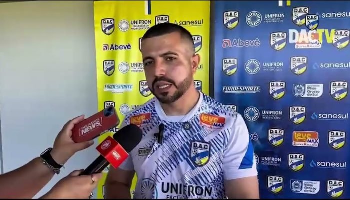 Treinador Ariel Lanzani — Foto: Logo