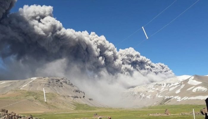 Vulcão sul-americano volta a apresentar atividade e alarma países da região