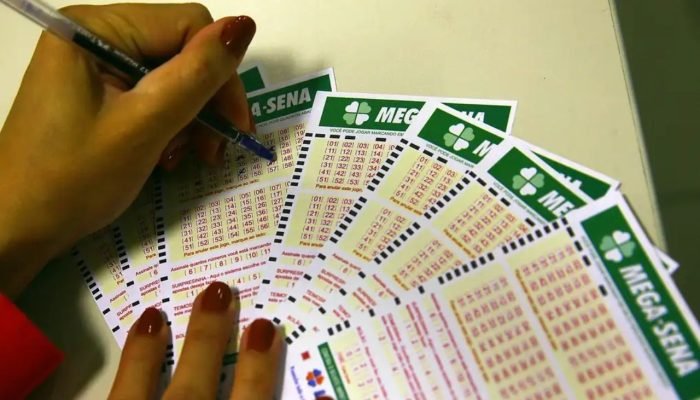 Foto: Cartelas da Mega-Sena | Marcello Casal Jr/Agência Brasil