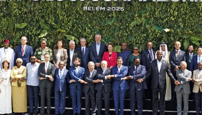 Lula discute crise climática com líderes globais na COP30 em belém