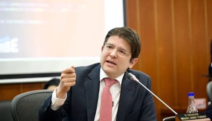 miguel-uribe.jpg