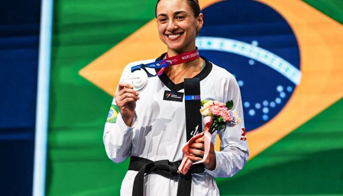 Milena Titoneli é prata no Mundial de taekwondo, o 3º pódio do Brasil