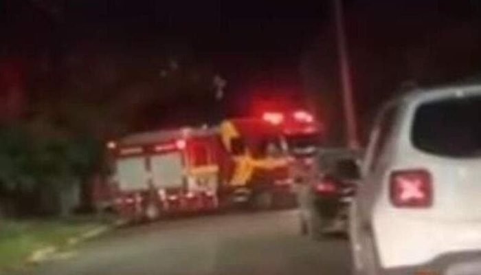 Corpo de Bombeiros no local onde o acidente aconteceu - Crédito: Ponta Porã News