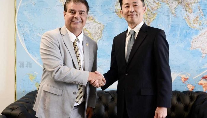 Governo japonês homenageia senador Nelsinho Trad com diploma inédito em MS