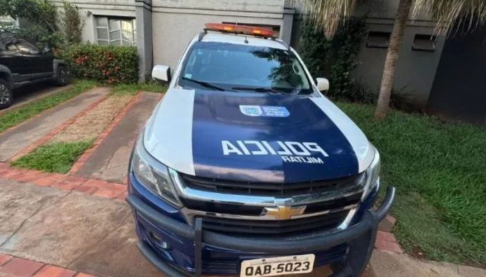 Homem em surto é preso por ameaçar incendiar ônibus — Foto: Divulgação/PMMS