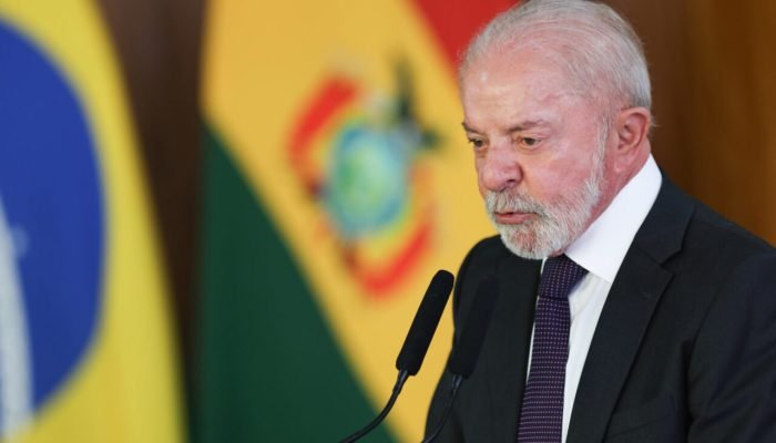 Foto: 1 de 1 o-presidente-luiz-inacio-lula-da-silva-em-pronunciamento-ao-lado-do