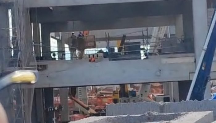 Vista da obra onde ocorreu o desabamento de laje com vítimas fatais e feridos —