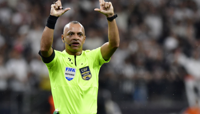 Wilton Pereira Sampaio apita Flamengo x Palmeiras no Maracanã