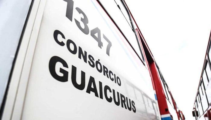 Ônibus velhos do Consórcio Guaicurus ainda circulam pelas ruas de Campo Grande.