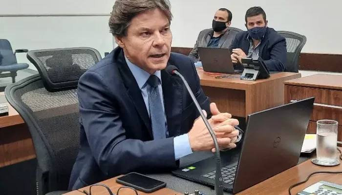 Saída de Paulo Duarte do PSB é confirmada por Carlão