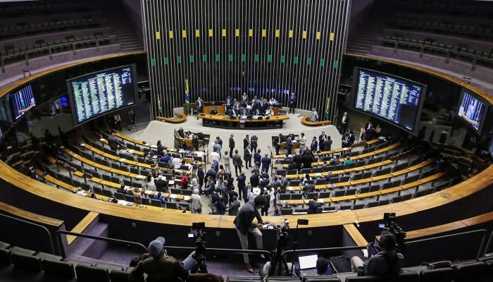 Câmara acelera votação de projetos sobre educação e infância