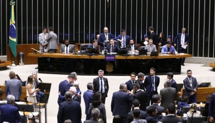 O regime de urgência agiliza a discussão de projetos na Câmara dos Deputados — F