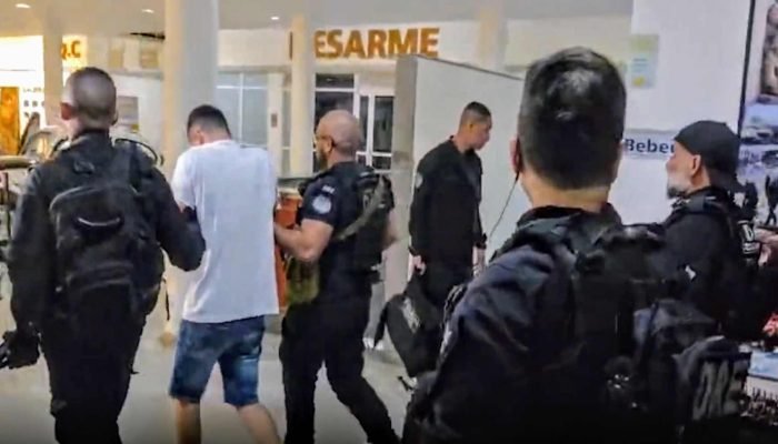 Polícia Civil do RJ durante a operação. (Divulgação) — Foto: Polícia Civil do RJ