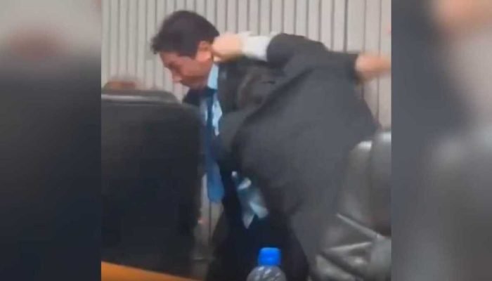 Sessão no Acre termina em confronto físico entre vereadores