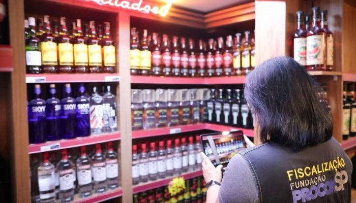 Crise do metanol no Brasil repercute no exterior como pânico e "caipirinha cancelada"